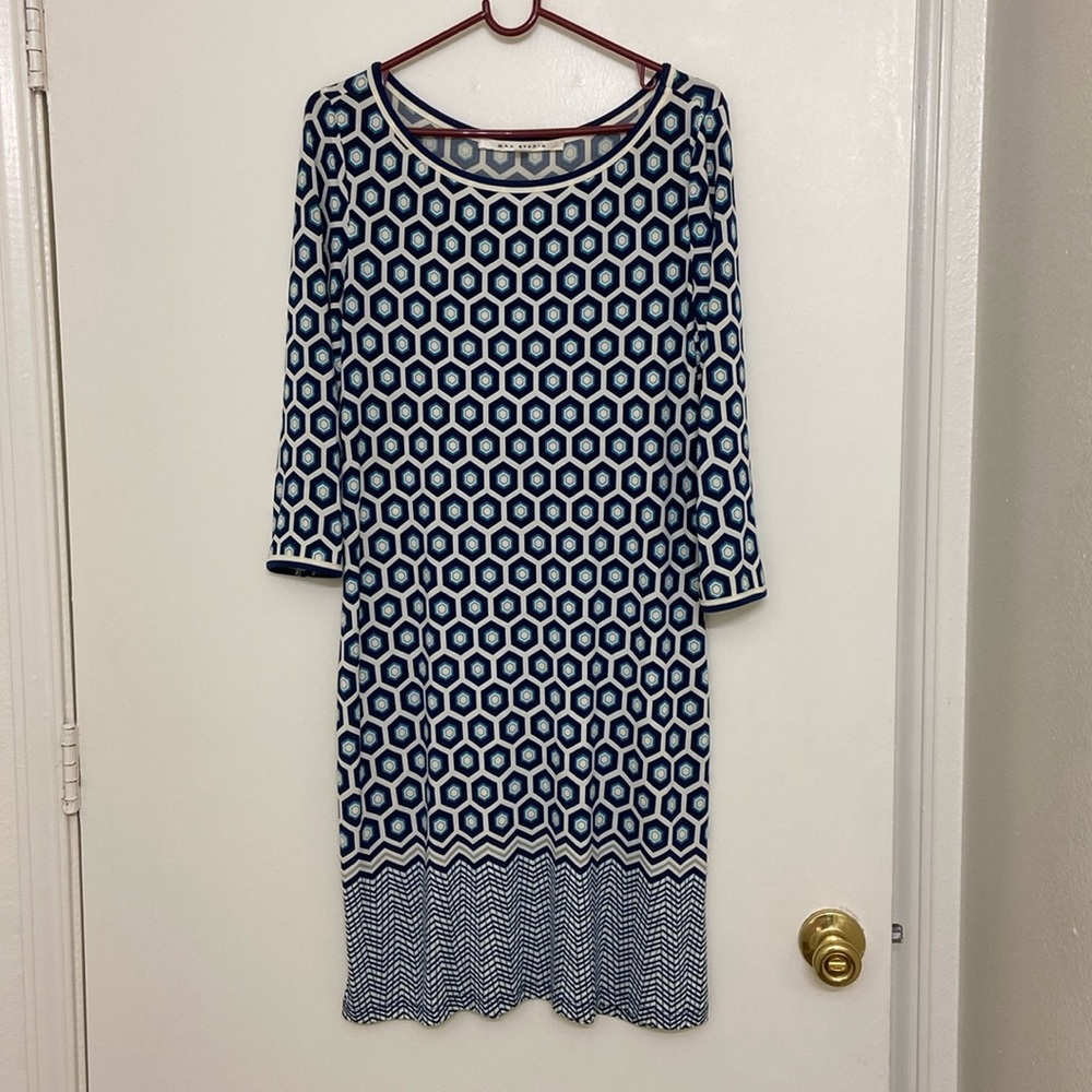 Dress midi, three-quarter sleeves